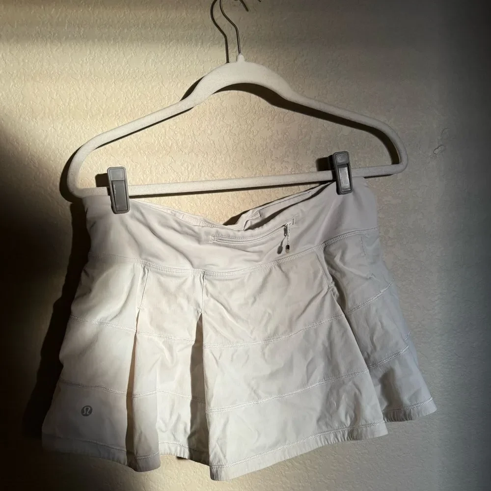 Lululemon pace rival skirt size 8 in‎ white